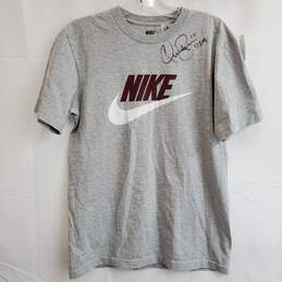 Gray Nike t shirt with autograph S