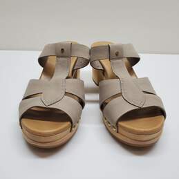 UGG Australia Jennie Womens Buff Beige Leather Studded Wood Shoes Sandals Size 10 alternative image