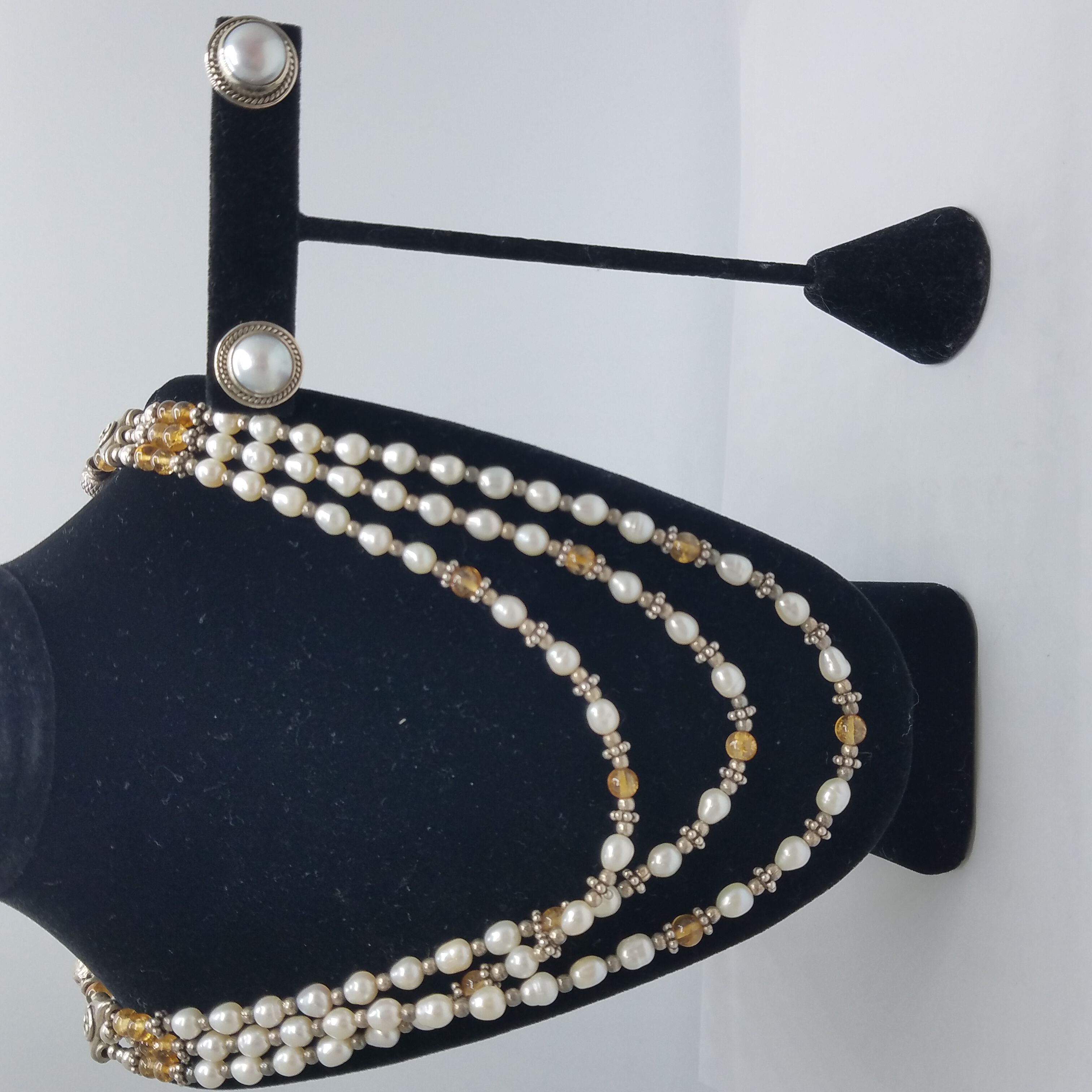 AVON Pearl Necklace Set Price Starting From Rs 2,067 | Find Verified  Sellers at Justdial