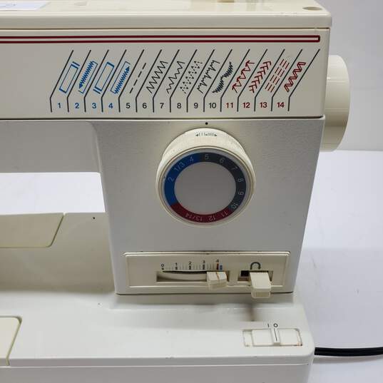 Vintage Singer Sewing Machine Model 5910 image number 4