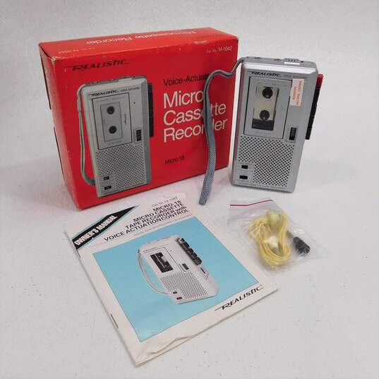 Vintage Realistic Micro 18 Voice-Actuated Micro Cassette Recorder IOB image number 1