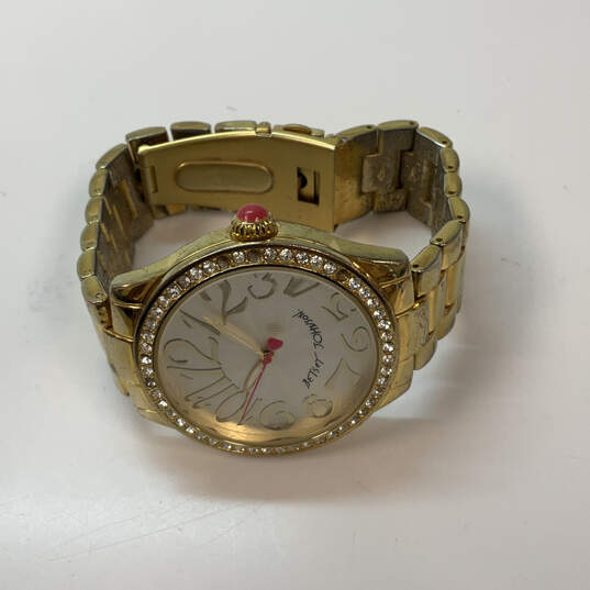 Designer Betsey Johnson White Round Dial Stainless Steel Analog Wristwatch image number 2