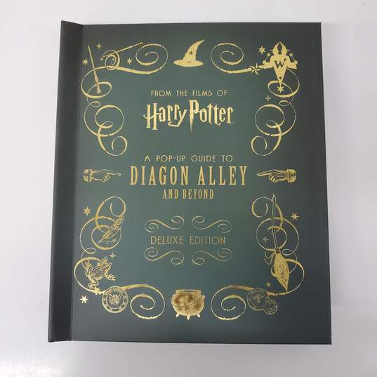 Harry Potter POP UP Guide to Dragon Alley Deluxe Edition image number 2
