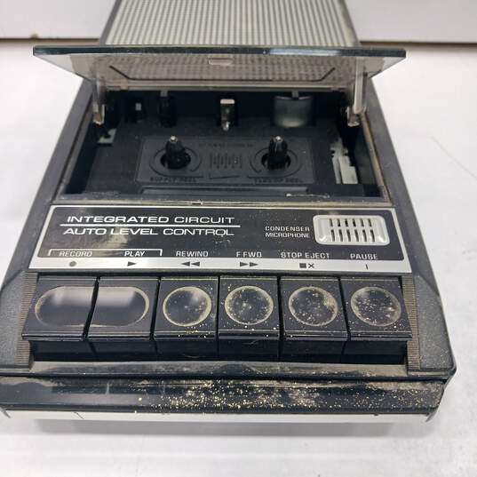 Vintage General Electric Cassette Player/Recorder image number 4
