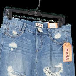 NWT Womens Blue Medium Wash Stretch Denim Distressed Capri Jeans Size 7