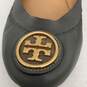 Womens Gray Leather Metal Logo Round Toe Slip On Ballet Flats Size 6.5 M image number 5