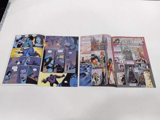 Bundle of 12 Assorted Comic Books image number 7
