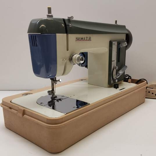 White Zig Zag Stitcher Sewing Machine image number 2