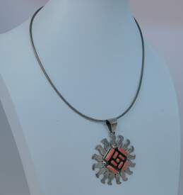 Artisan 925 Sterling Silver Coral Sun Pendant Necklace 29.6g alternative image