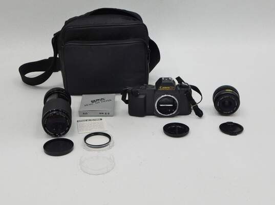VNTG Canon T50 w/ Lens and Carrying Case image number 1