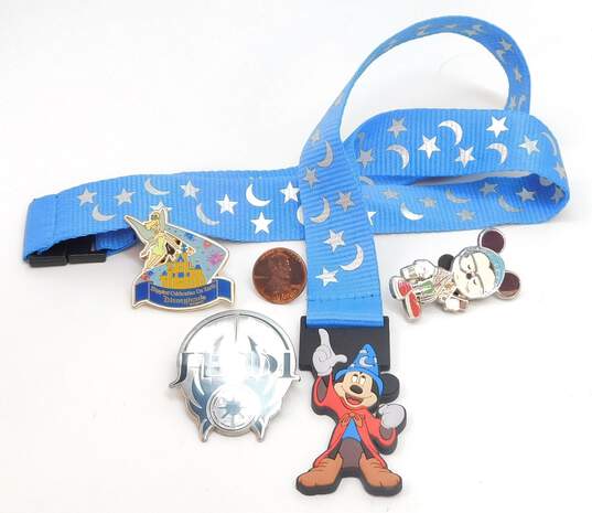 Collectible Disney Mickey Mouse Star Wars Tinkerbell Trading Pins & Lanyard 47.6g image number 6