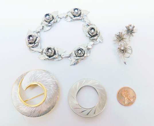 Vintage Silvertone & Goldtone Rhinestone Flowers Textured Swirl & Etched Circle Brooches & Rose Linked Bracelet 57.4g image number 5