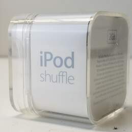 Apple iPod Shuffle (A1373) - Silver 2GB alternative image