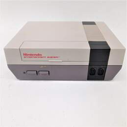Nintendo NES W/ 4 Games California Games alternative image