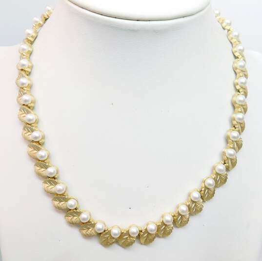 Vintage Crown Trifari Gold Tone Leaf & Faux Pearl Necklace 43.5g image number 1