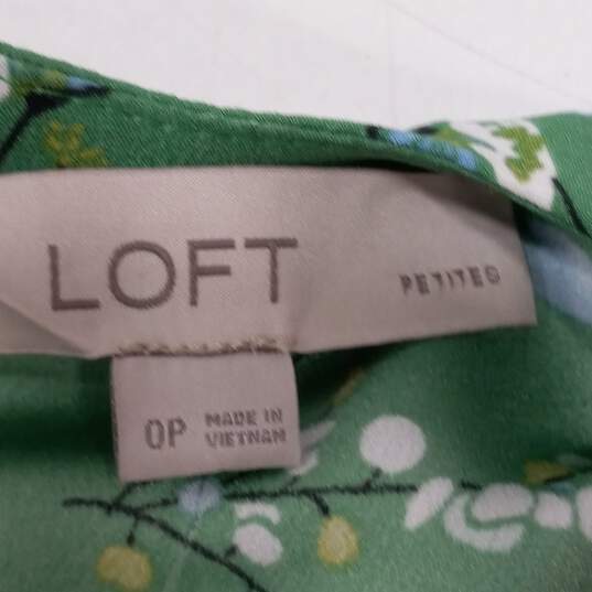 Loft Green Floral Pattern Long Sleeve A-Line Style Dress Petites Size 0 - NWT image number 4
