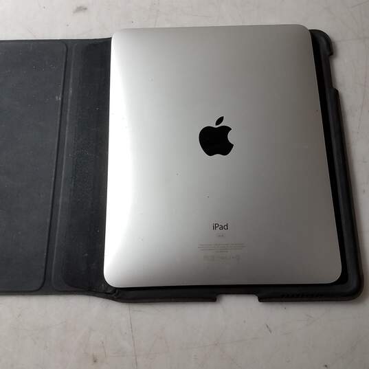 Apple iPad Wi-Fi (Original/1st Gen) Model A1219 Storage 16GB image number 4
