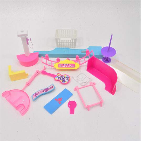VNTG Melanie's Mall Playset W/ Dolls Accessories Clothing Furniture Pets image number 17