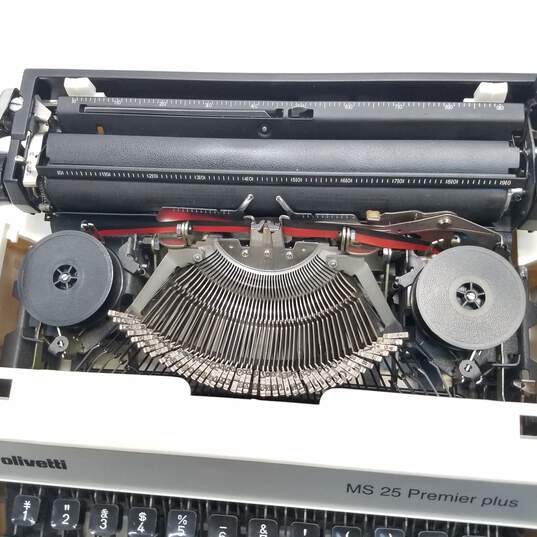 Olivetti MS 25 Premier Plus Typewriter image number 3