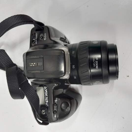 Minolta Maxxum Film Camera w/ Accessories image number 3