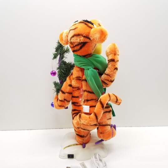 Telco Creations Inc 1996 Pooh Tigger Animated Christmas Figure image number 4