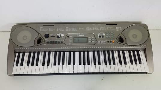 Yamaha Digital Keyboard image number 2