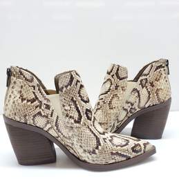 Vince Camuto Gradina Animal Print Women's Ankle Heeled Boots Size 8M
