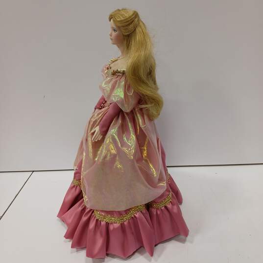 Franklin Mint Heirloom Cinderella Porcelain Doll w/ Stand image number 4