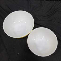 Two Vintage Pyrex Yellow Mixing Bowls alternative image