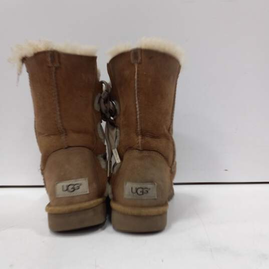 Women's UGG Boots Size 5 image number 3