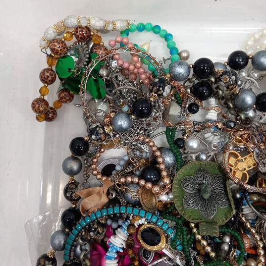 7.2lb Bulk of Mixed Variety Costume Jewelry image number 2
