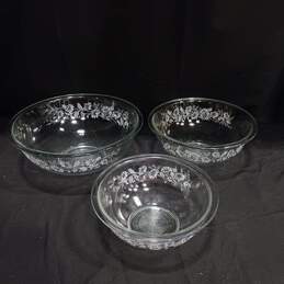 Set Of 3 Transparent White Floral Pattern Pyrex Kitchen Bowls