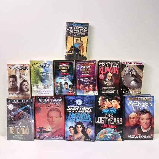 Bundle of Twelve Assorted Star Trek Books image number 1