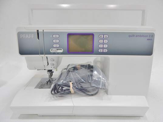 Pfaff Quilt Ambition 2.0 Sewing Machine W/ Pedal & Case image number 2