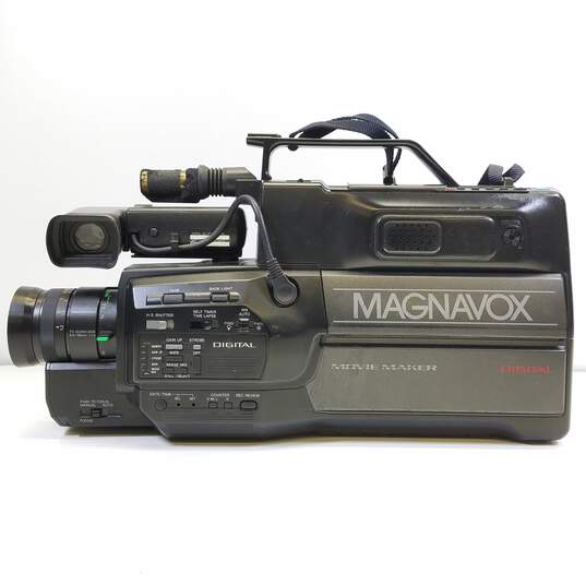 Magnavox CVJ340AV01 Movie Maker VHS Camcorder image number 4