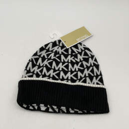 NWT Womens Black Signature Print Knitted Cuffed Winter Beanie Hat One Size alternative image