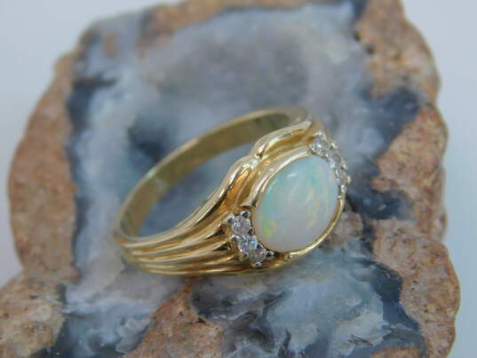 14K Yellow Gold Oval Opal 0.12 CTTW Diamond Ridged Ring 5.6g image number 2