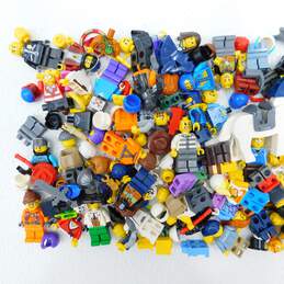 10.0 Oz. LEGO Miscellaneous Minifigures Bulk Lot alternative image