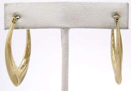 14K Yellow Gold Etched & Satin Textured Pointed Oblong Hoop Earrings 2.6g alternative image