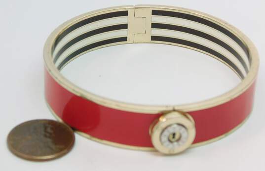 Henri Bendel Gold Tone Red & Black & White Striped Enamel Hinged Bracelet 48.7g image number 6