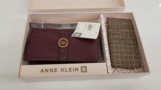Anne Klein Boxed Wallet On a Chain image number 2