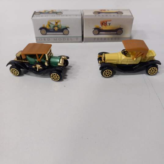 4PC Assorted Diecast Model Vehicles image number 6