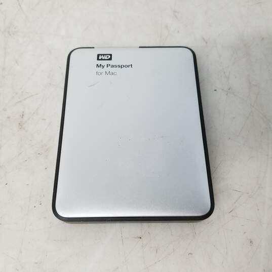 Bewust worden geboren Verstikken Buy the WD My Passport for Mac 1TB USB 3.0 Portable External Hard Drive  WDBLUZ0100BSL-05 (No Cord) | GoodwillFinds