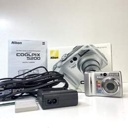 Nikon Coolpix 5200 5.1MP Compact Digital Camera alternative image