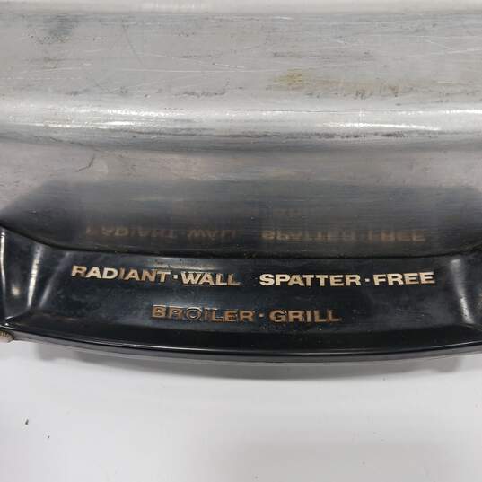 Vintage Frigidaire Radiant-Wall Splatter Free Broiler Grill image number 4