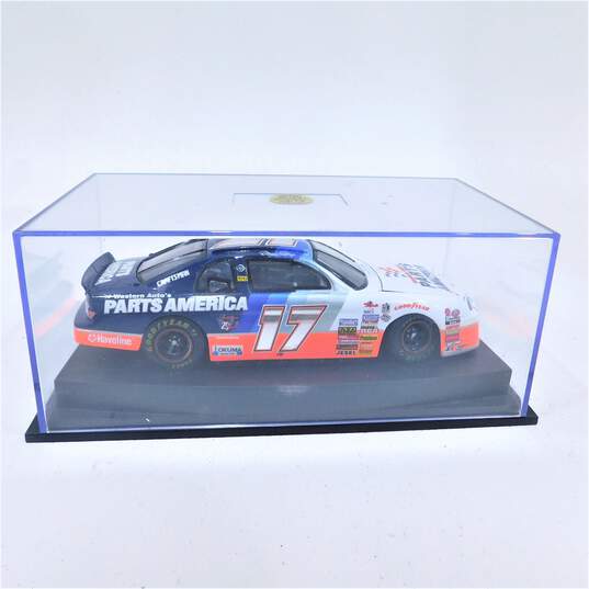 1:24 Revell #17 Darrell Waltrip 1997 Chevy Monte Carlo Die Cast Box with COA image number 3