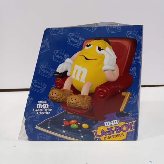 Yellow M&M La-Z-Boy Candy Dispenser Limited Edition Collectible IOB image number 2