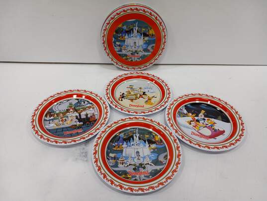 Disneyland Resorts 2007 Set of 4 Tin Holiday Plates Christmas Table Decor image number 1