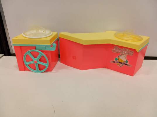 Vintage Barbie Ice Cream Shoppe Playset image number 2