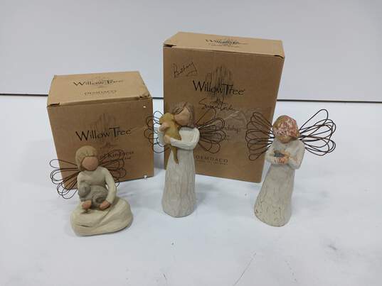 Bundle of 3 Assorted Willow Tree Figurines image number 1